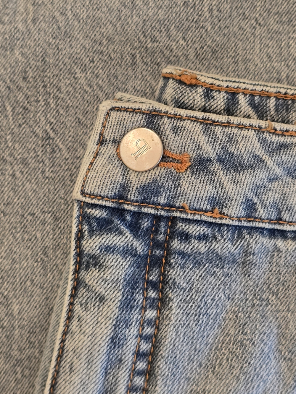 NWOT Pilcro Blue Embroidered Flower Jeans - 32 - Picture 6 of 7